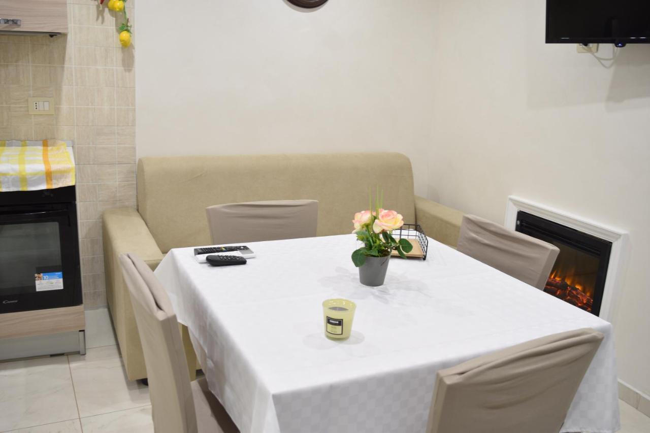 Apartment Grimi House Rione Sanita Naples
