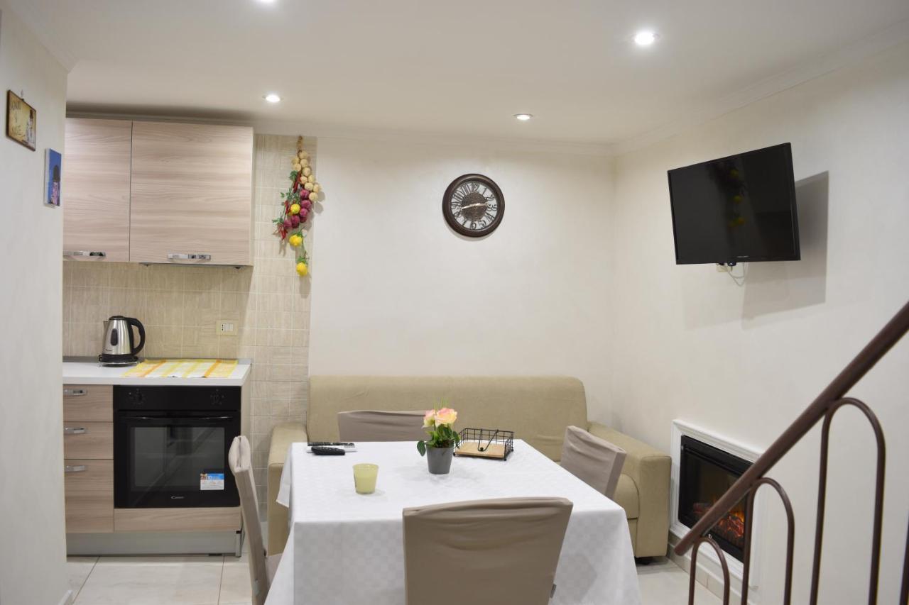 Apartment Grimi House Rione Sanita Naples